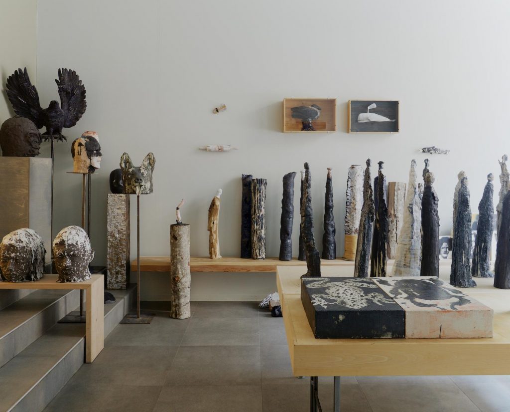 4.2.–13.3.2021
Artist, illustrator and graphic designer Aimo Katajamäki moves his world two blocks away from his studio, and into Lokal.