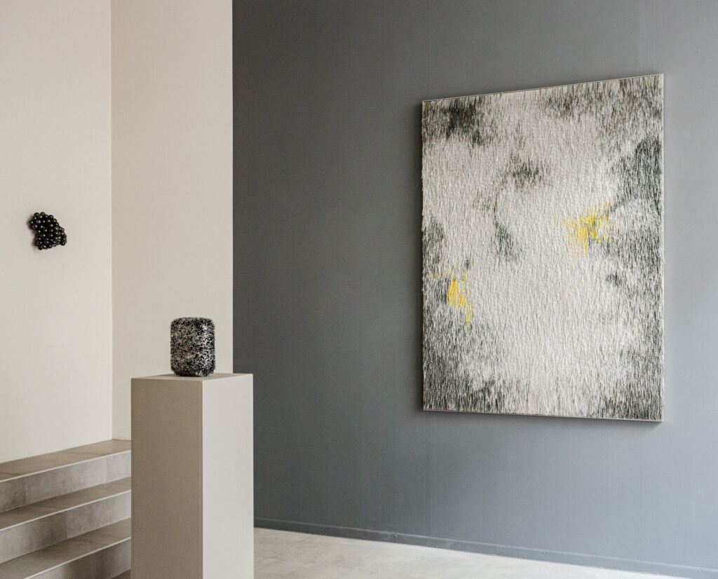 24.11.2023–13.1.2024
Renata Schirm's (Jakowleff) Monotone exhibition is a look at the gaps, the relationships and rhythms between pieces of a whole, their ability to reveal the essential despite the insignificance of the parts.