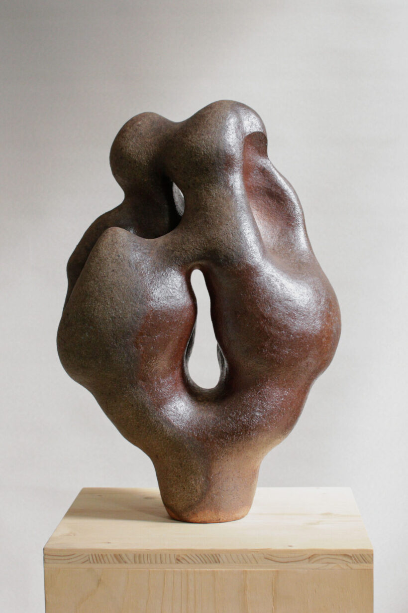 hennanuutinen_sculpture_artwork_Tuhkasta-nousen-punaisin-hiuksin