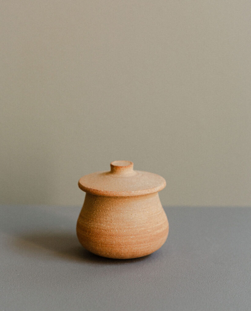 kiracatani_ceramic_earthenware_lokalhelsinki2024-3