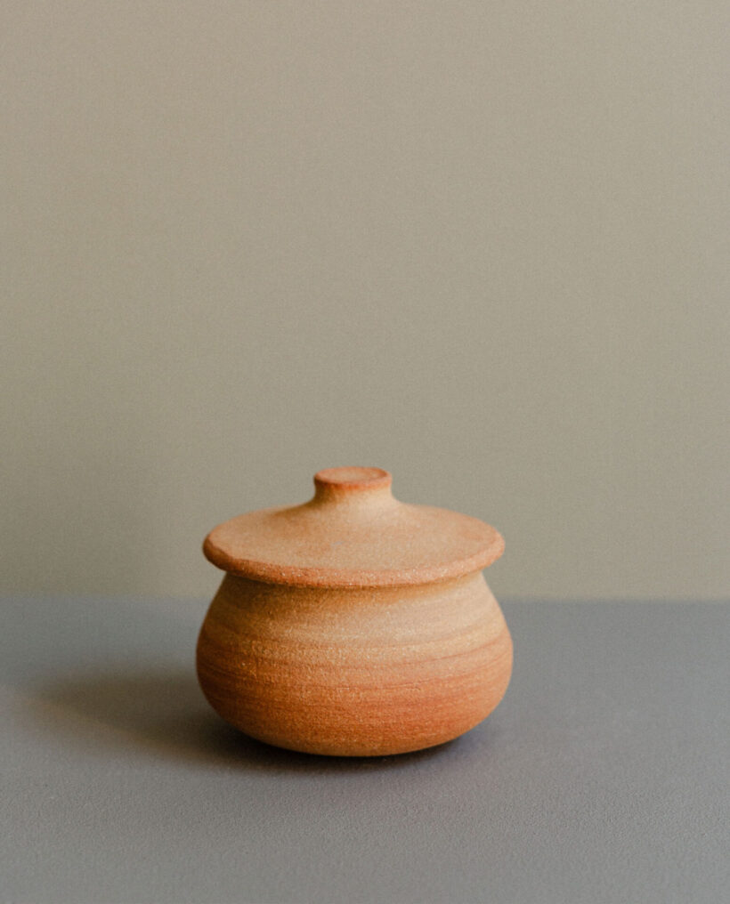 kiracatani_ceramic_earthenware_lokalhelsinki2024-4