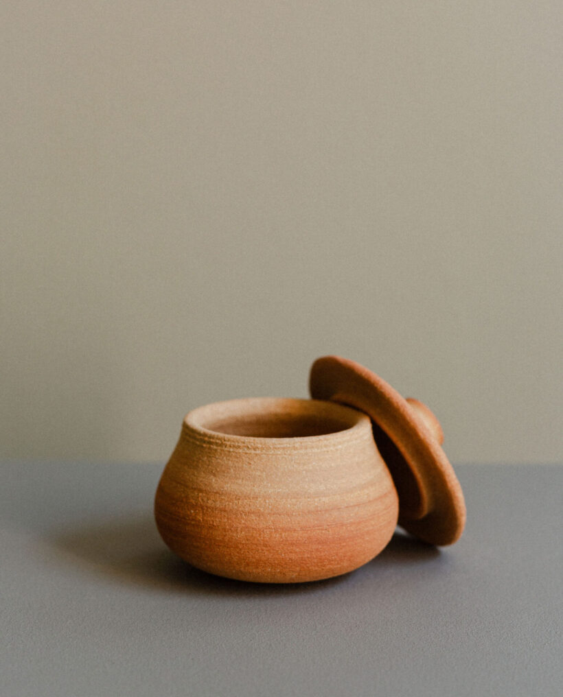 kiracatani_ceramic_earthenware_lokalhelsinki2024-5