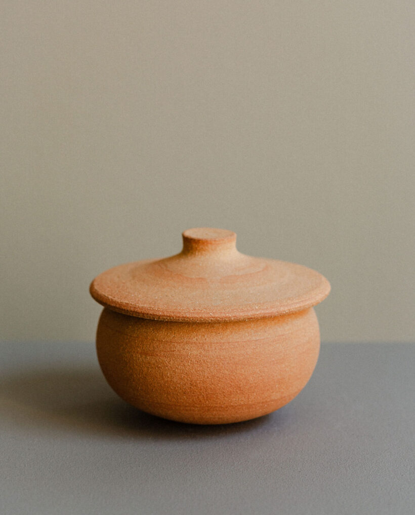 kiracatani_ceramic_earthenware_lokalhelsinki2024