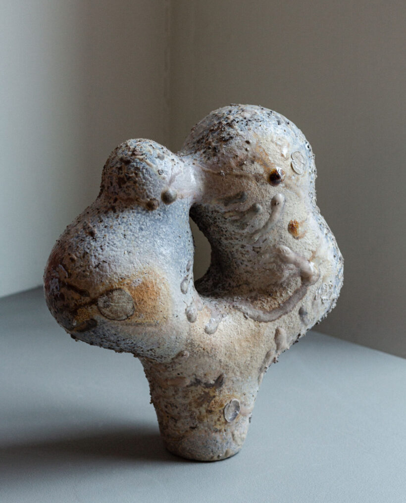 hennanuutinen_artwork_ceramic_lokalhelsinki2024-3
