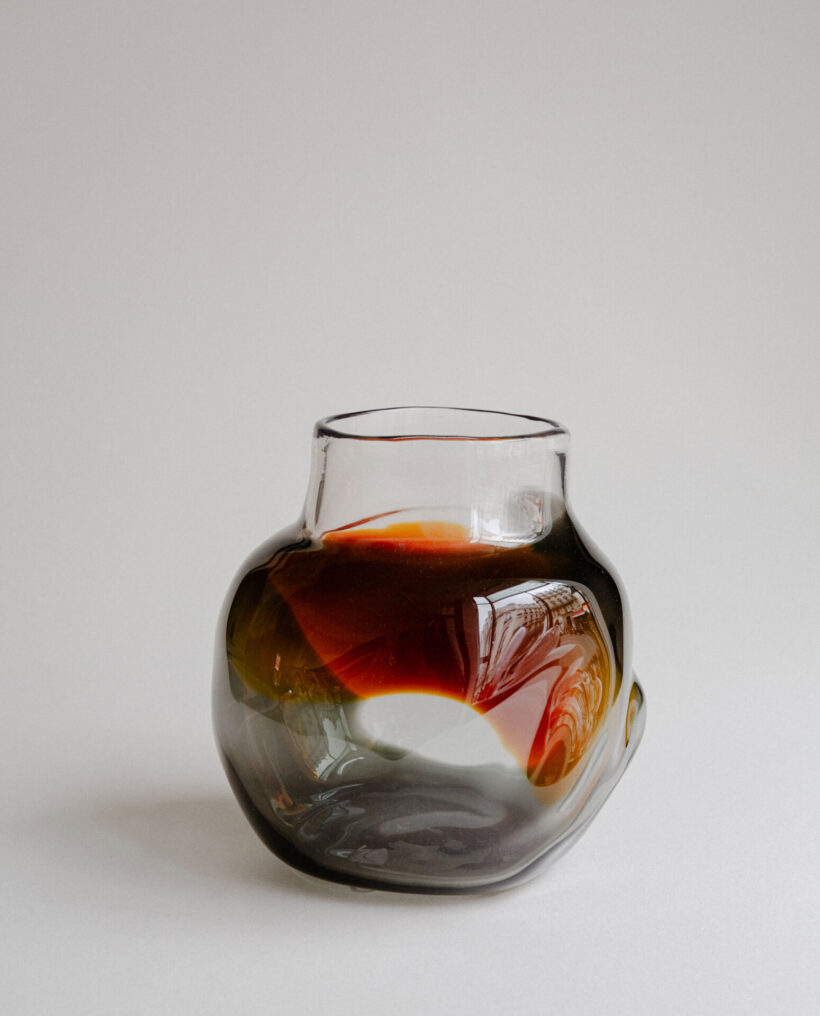 samiruotsalainen_glass_vase_artwork_lokalhelsinki2024-12
