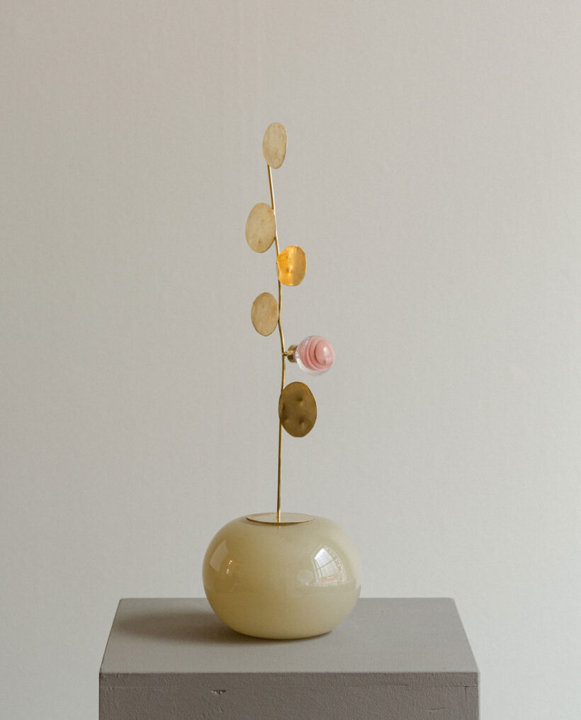 millavaahtera_glass_brass_stabile_sculpture_lokalhelsinki2025-14