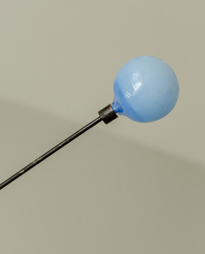 serifsandjellybeans_millavaahtera_glass_artwork_detail_exhibition_lokalhelsinki2025-17