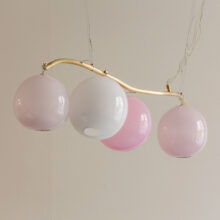 serifsandjellybeans_millavaahtera_glass_artwork_detail_exhibition_lokalhelsinki2025-6