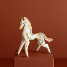 maisamajakka_ceramic_horse_figurine_sommarstilleben_lokalhelsinki2025-5