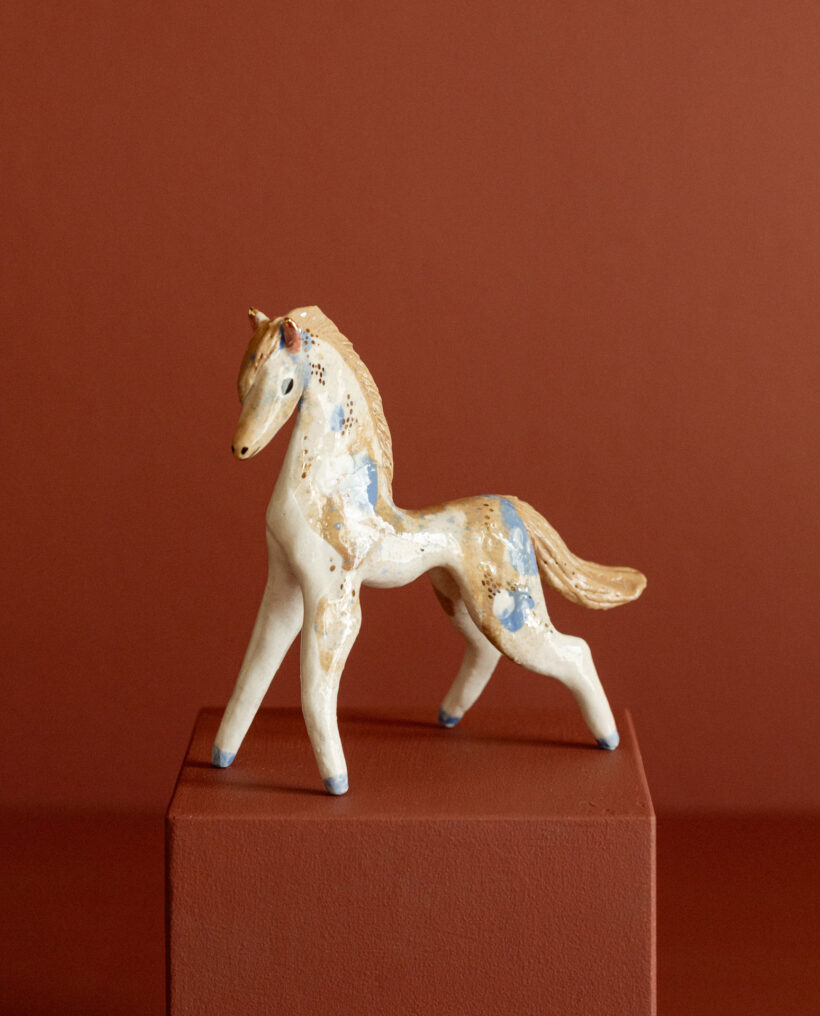 maisamajakka_ceramic_horse_figurine_sommarstilleben_lokalhelsinki2025-5
