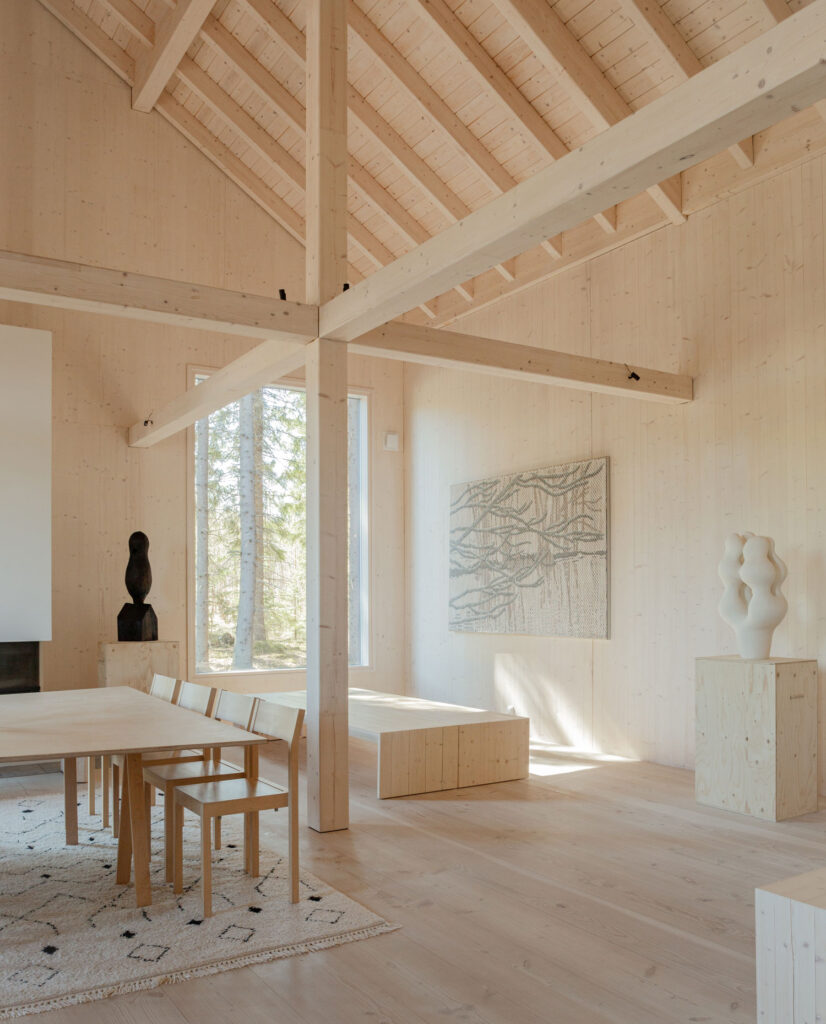 08–09/2025, Kontiolahti

Lokal’s curator Katja and interior architect Hanni were commissioned by Ulla-Maari Koivula in the spring of this year to conjure up even more harmony, beauty and art in the Usva house in Kontiolahti.