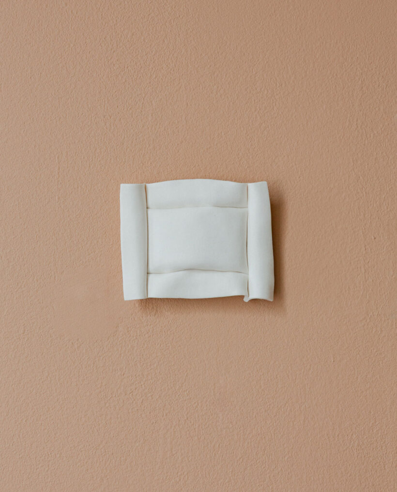 iinesniemela_porcelain_relief_lokalhelsinki2025-3