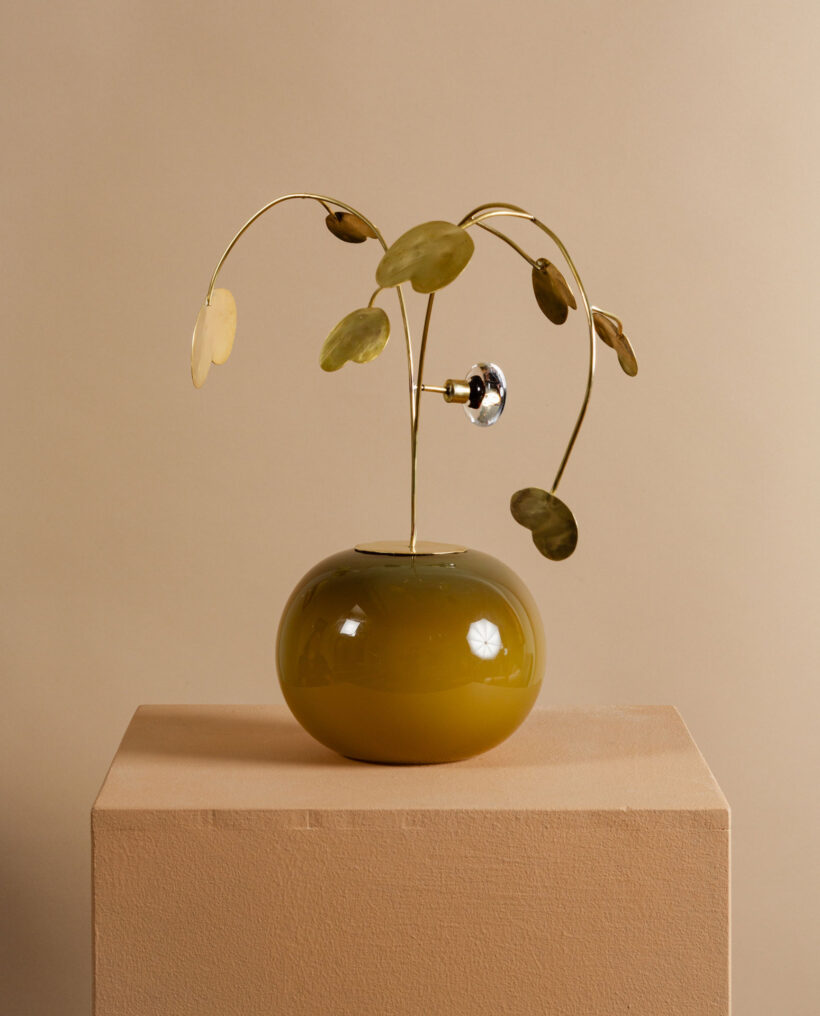 millavaahtera_mobile_sculpture_lasi_brass_lokalhelsinki2026-2