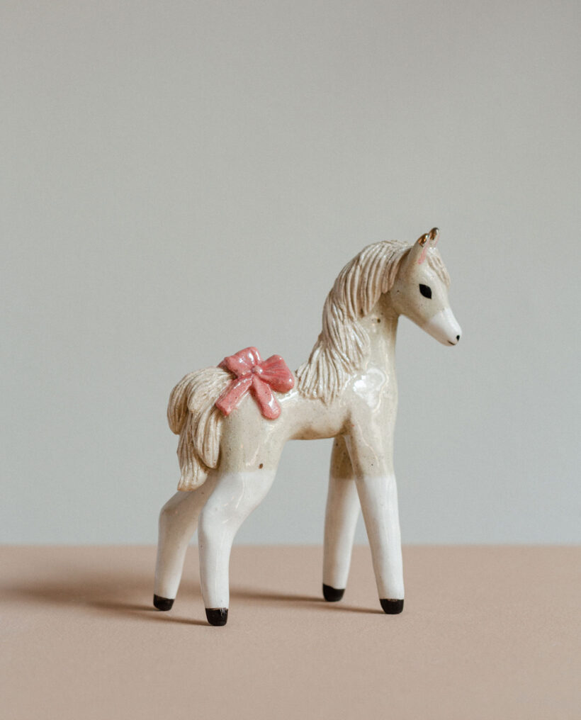 maisamajakka_horse_figurine_ceramic_artwork_lokalhelsinki2026-12