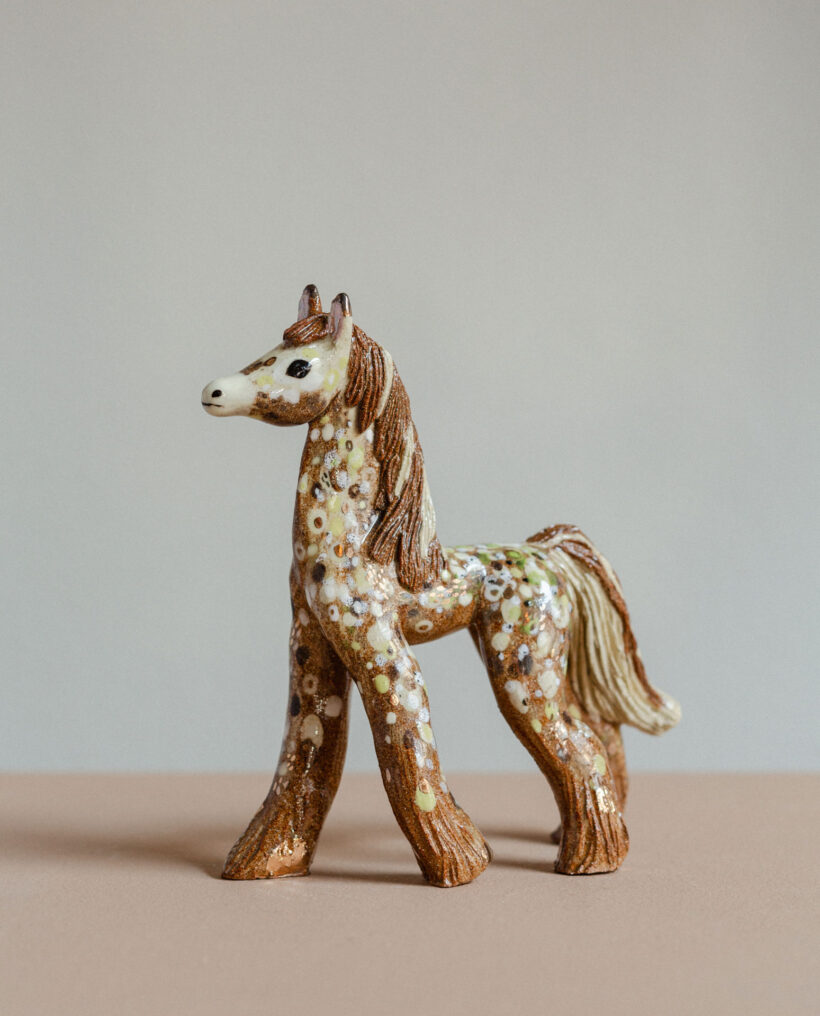 maisamajakka_horse_figurine_ceramic_artwork_lokalhelsinki2026-16