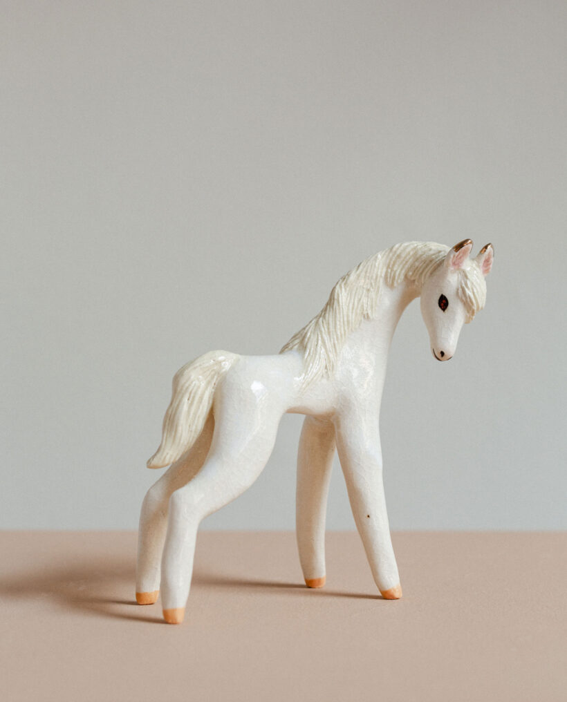 maisamajakka_horse_figurine_ceramic_artwork_lokalhelsinki2026-2