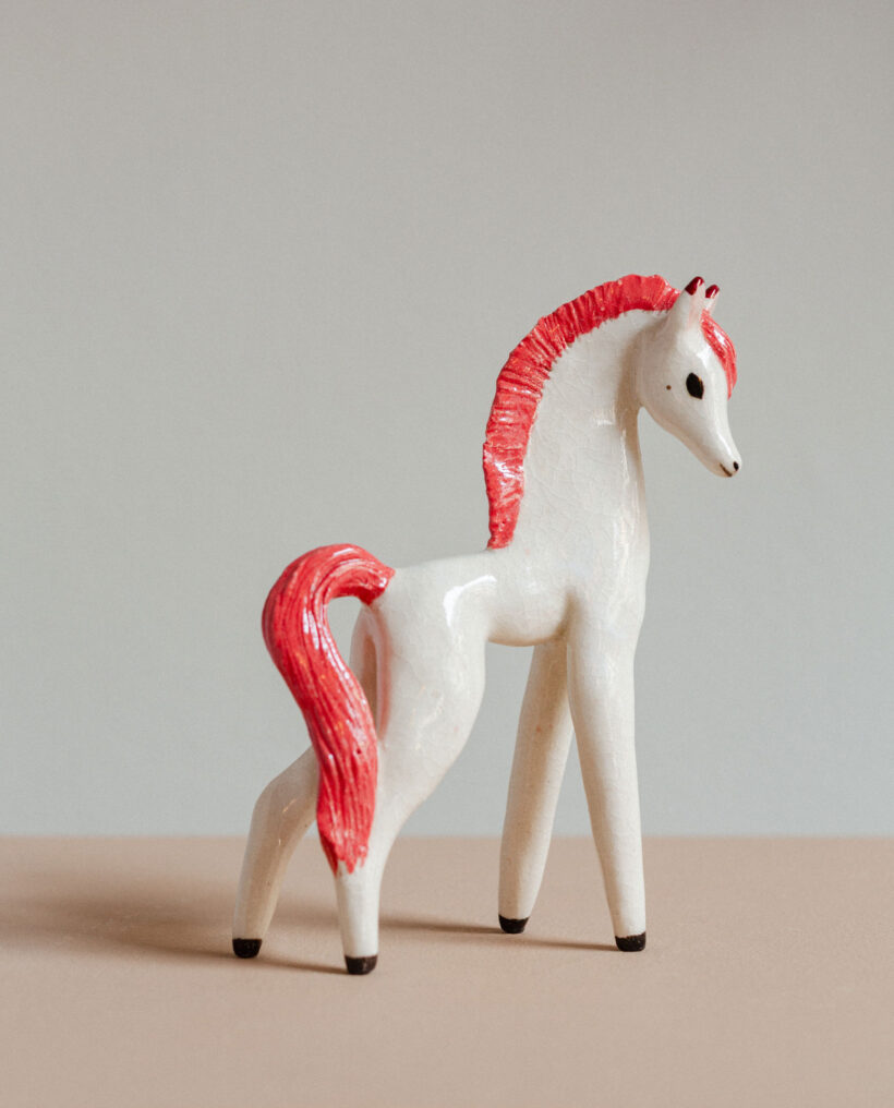 maisamajakka_horse_figurine_ceramic_artwork_lokalhelsinki2026-8