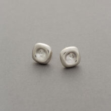 arkimuoto_silver_earrings_lokalhelsinki2026-4