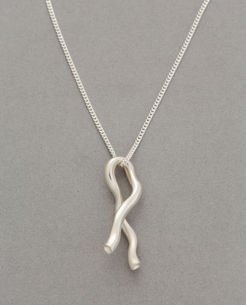 keskipomppu_silver_necklace_lokalhelsinki2026