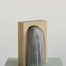 antreihartikainen_glass_wood_sculpture_artwork_atfirstblush_billnas_lokalhelsinki2026-4
