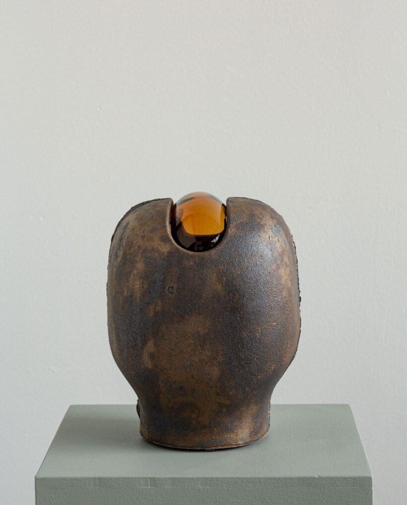 arniaromaa_stoneware_sculpture_artwork_atfirstblush_billnas_lokalhelsinki2026-3