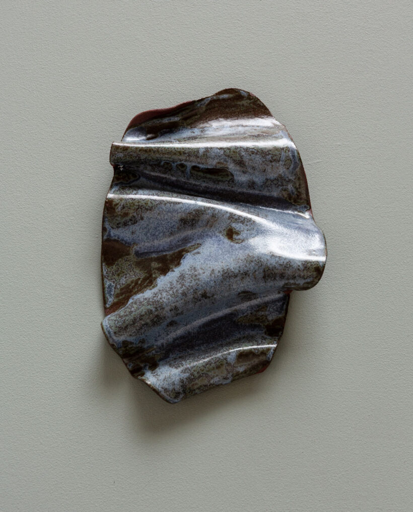 kaisamattson_ceramic_relief_artwork_atfirstblush_billnas_lokalhelsinki2026-4