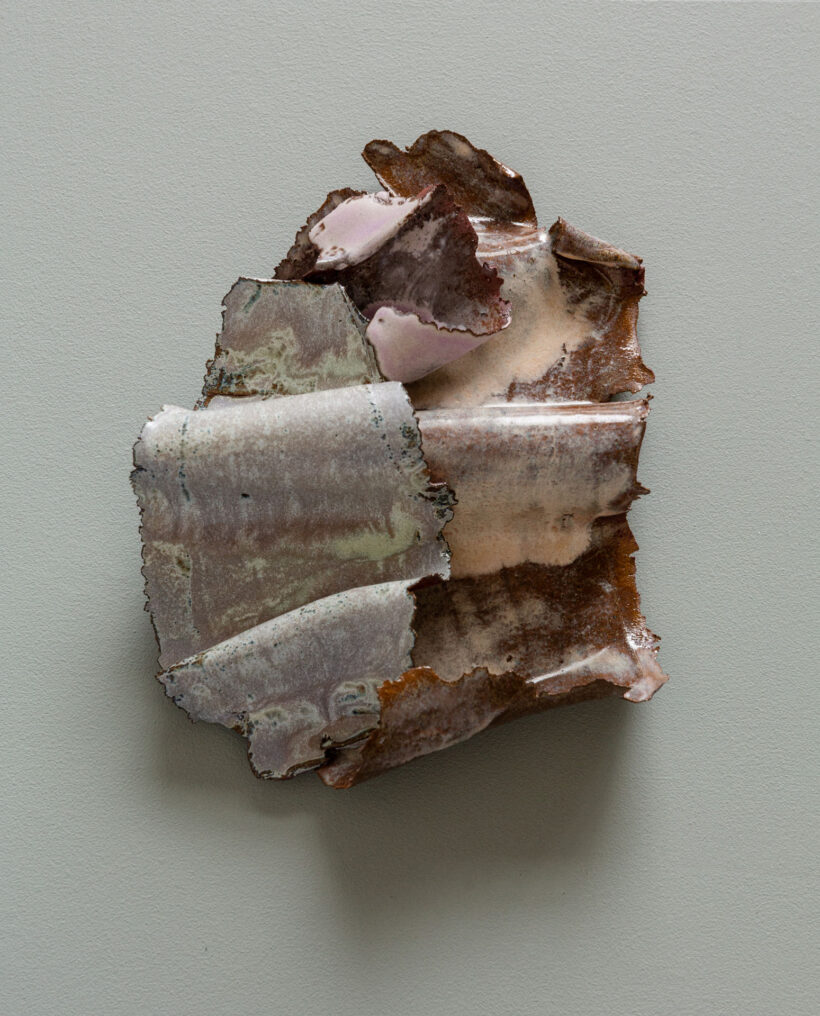 kaisamattson_ceramic_relief_artwork_atfirstblush_billnas_lokalhelsinki2026-6