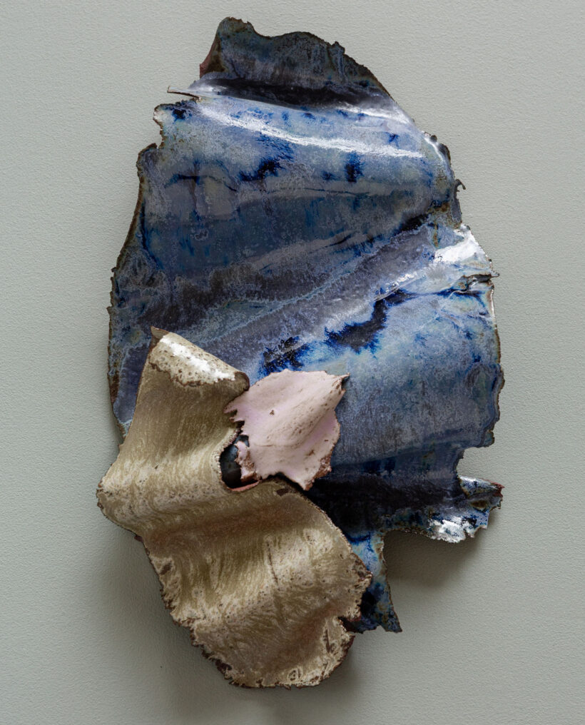 kaisamattson_ceramic_relief_artwork_atfirstblush_billnas_lokalhelsinki2026-8
