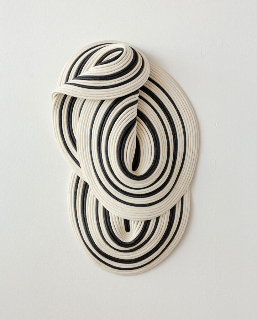 sinivilli_textile_relief_artwork_atfirstblush_billnas_lokalhelsinki2026-4