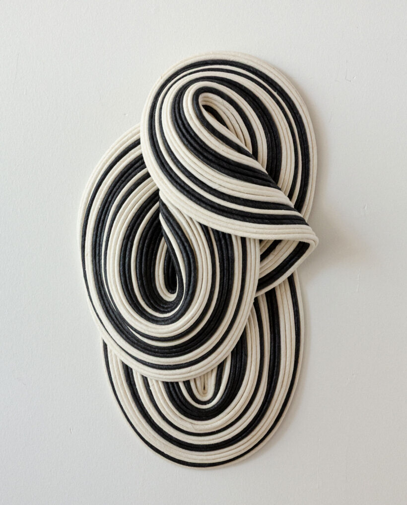 sinivilli_textile_relief_artwork_atfirstblush_billnas_lokalhelsinki2026