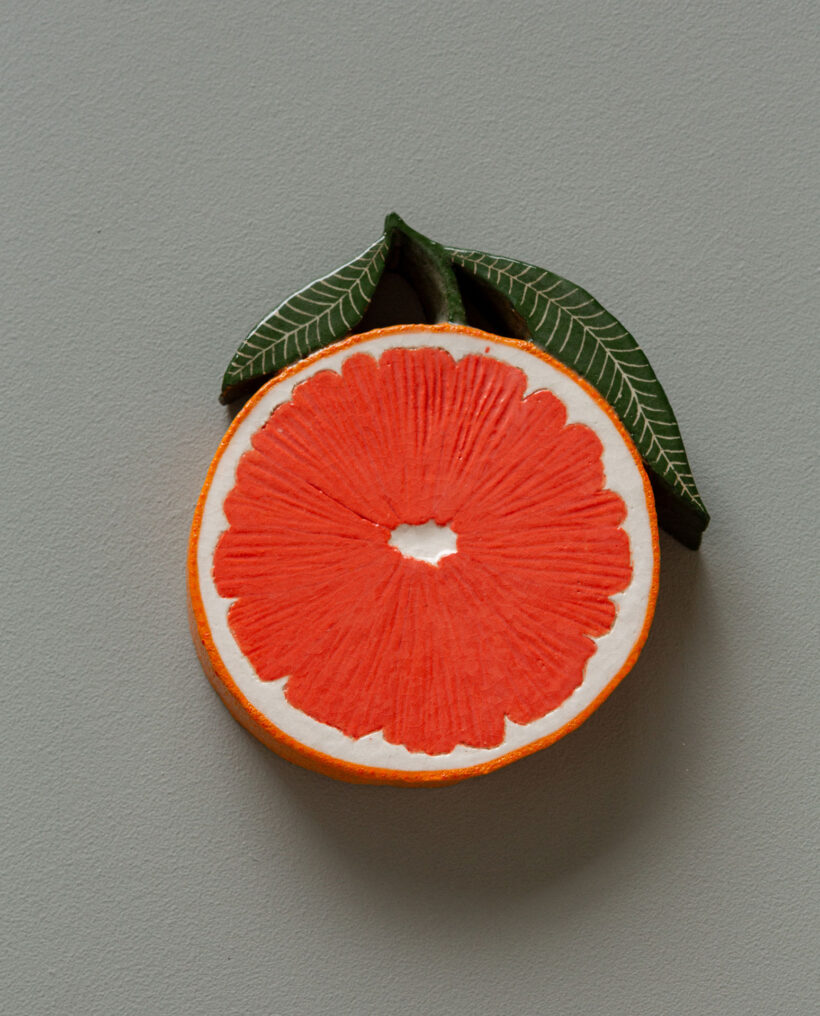 tiiaanttila_ceramic_relief_artwork_atfirstblush_billnas_lokalhelsinki2026-4
