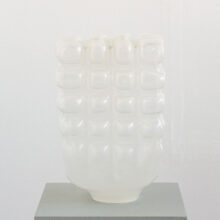 annieckerman_glass_sculpture_artwork_atfirstblush_billnas_lokalhelsinki2026-1-2
