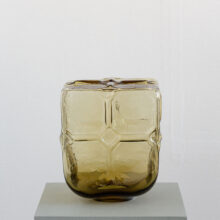 annieckerman_glass_sculpture_artwork_atfirstblush_billnas_lokalhelsinki2026-3-2