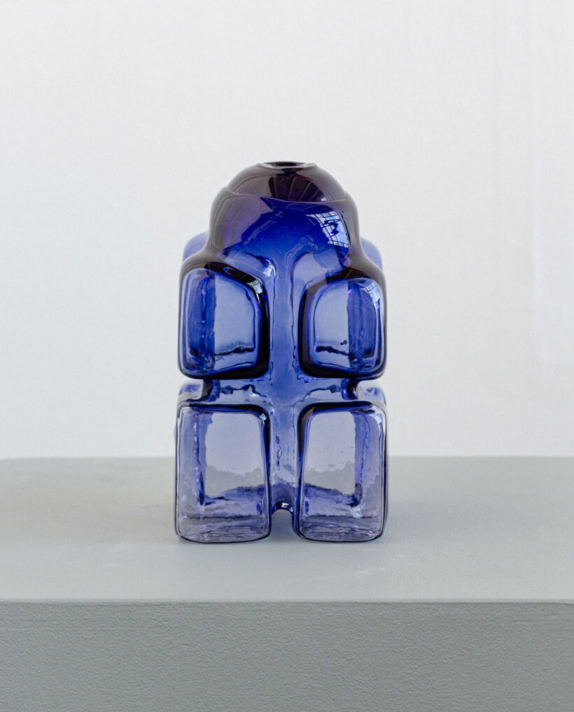 annieckerman_glass_sculpture_artwork_atfirstblush_billnas_lokalhelsinki2026-5