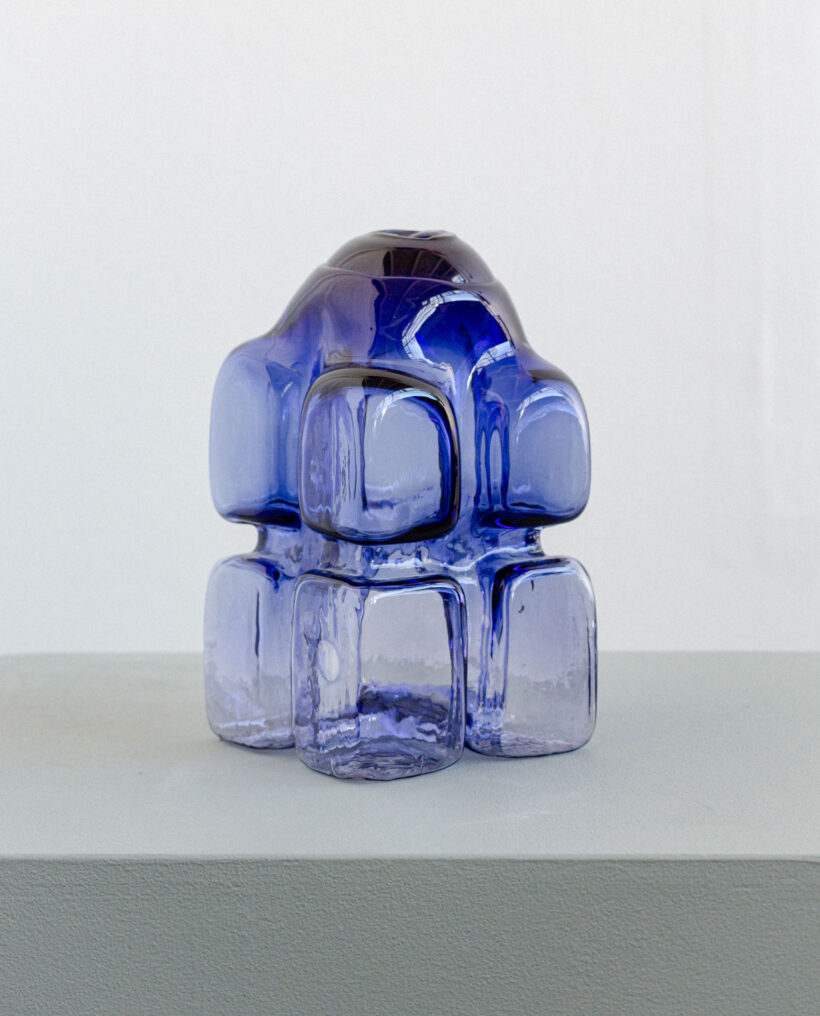 annieckerman_glass_sculpture_artwork_atfirstblush_billnas_lokalhelsinki2026-6